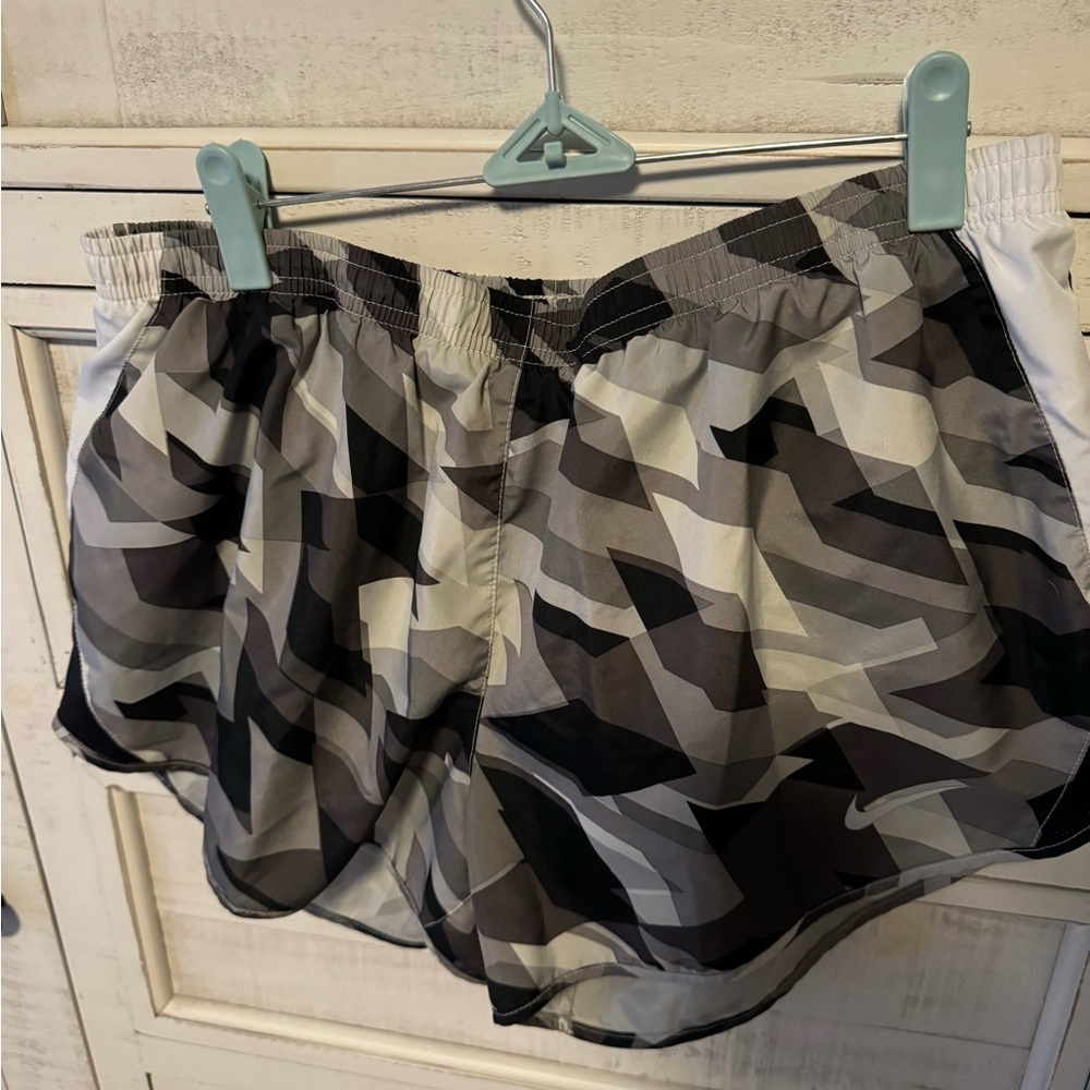 Women’s Nike Dri-Fit Tempo Running Shorts